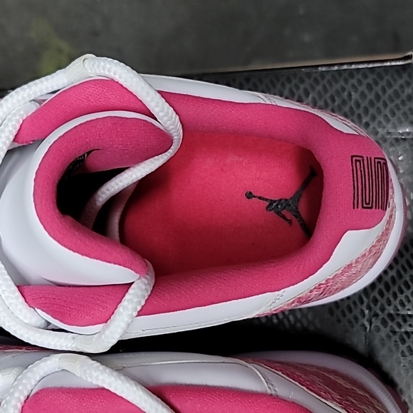 WOMENS AIR JORDAN 11 RETRO LOW 'PINK SNAKESKIN' - Picture 6 of 11